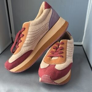 Rocket Dog Neutral & Burgundy Platform Sneakers Sz 8